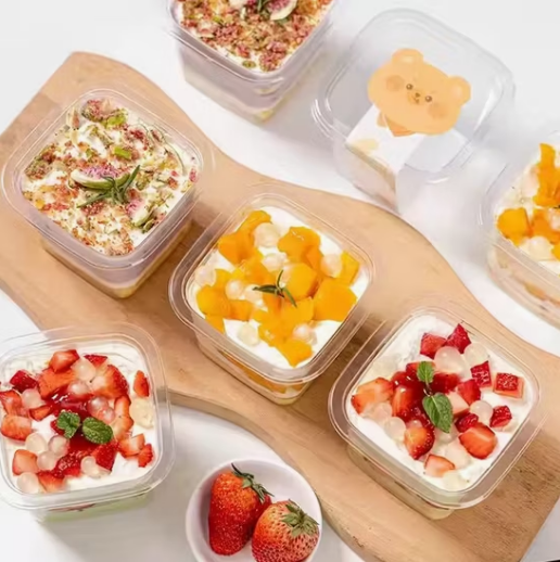Como uma bandeja para alimentos PET se compara a uma bandeja CPET para aplicações em alimentos congelados para animais de estimação?