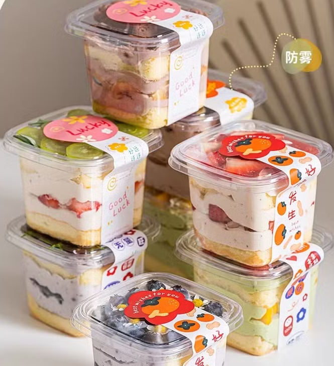 Uma bandeja para alimentos PS libera produtos químicos prejudiciais quando em contato com alimentos quentes, em comparação com uma bandeja para alimentos PET?