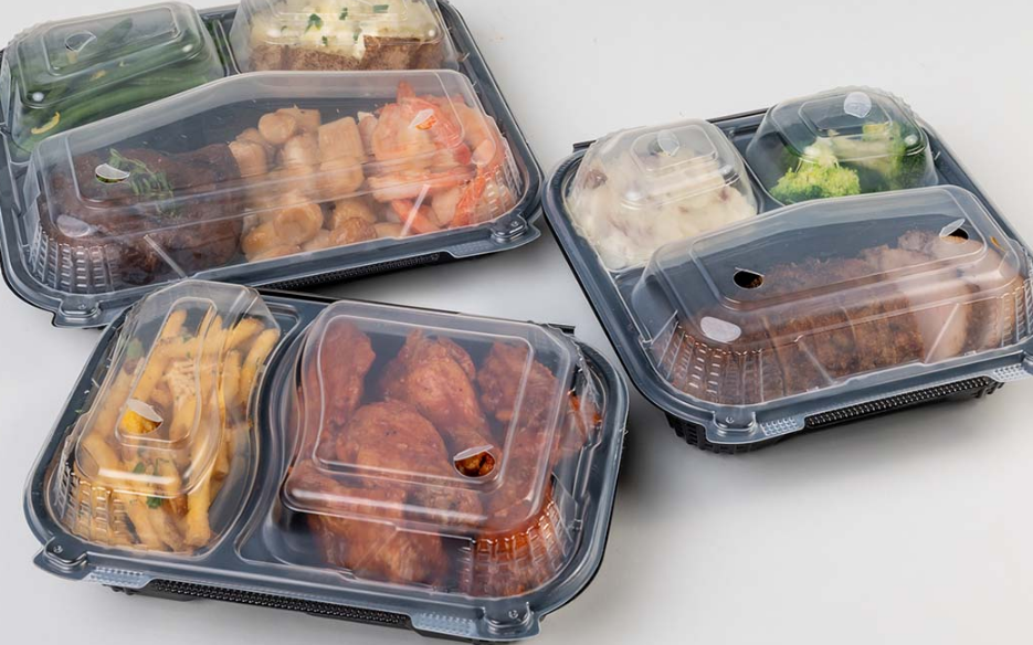Qual é o desempenho da Black Covered Sushi Takeaway Box em condições de empilhamento para pedidos em grandes quantidades?